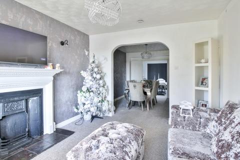 2 Beechwood Drive, Royton, Oldham, OL2 5XR