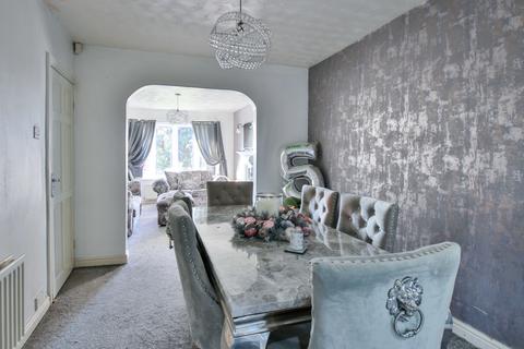 2 Beechwood Drive, Royton, Oldham, OL2 5XR