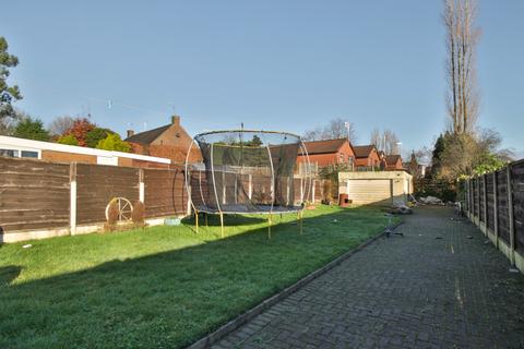 2 Beechwood Drive, Royton, Oldham, OL2 5XR