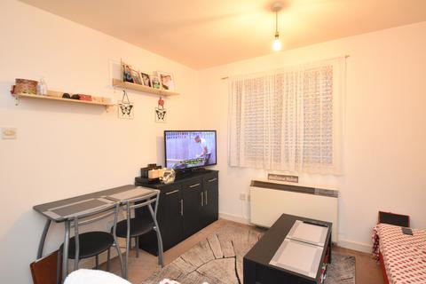 8 Cavalier Way, Wincanton, BA9 9ED