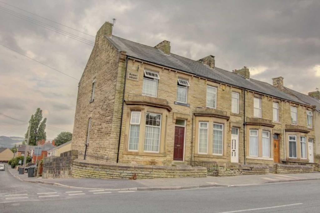 Boothroyd Lane, Dewsbury 4 bed end of terrace house £224,000