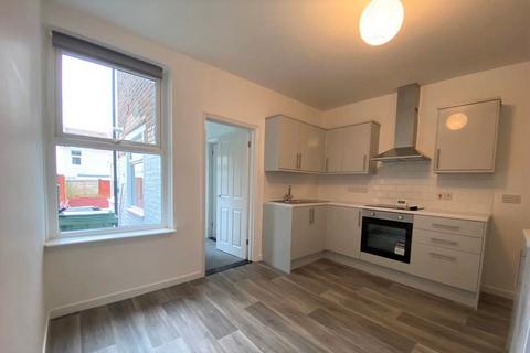 3 bedroom terraced house to rent, Southsea, Methuen Road Unfurnished