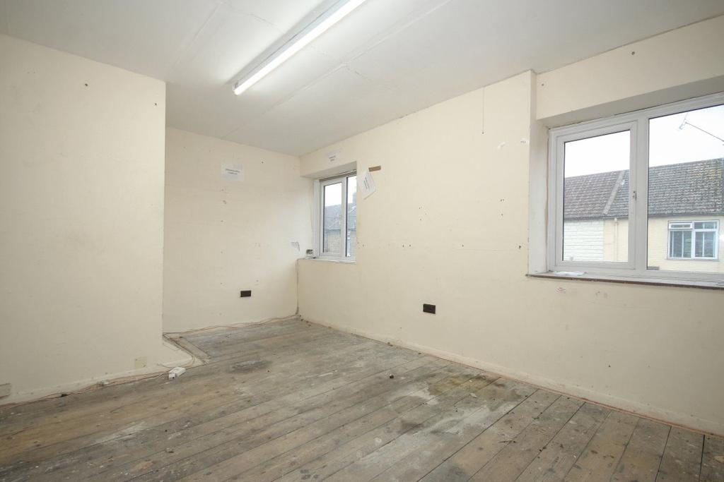 Shakespeare Road, Sittingbourne Office £600 pcm (£138 pw)