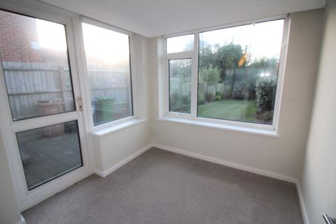 3 bedroom end of terrace house to rent, Muswell Close, Solihull, B91