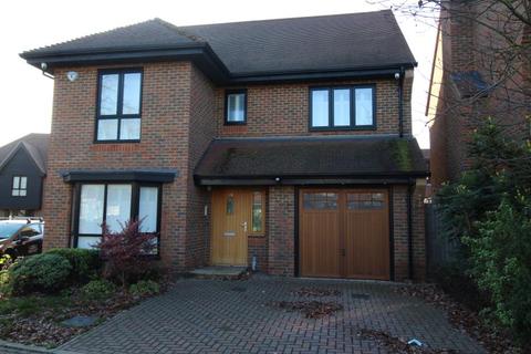 4 bedroom detached house to rent - Torrance Close Hornchurch RM11 1JT