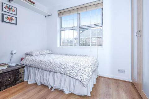 5 Cotswold Close, Kingston Upon Thames, KT2 7JN