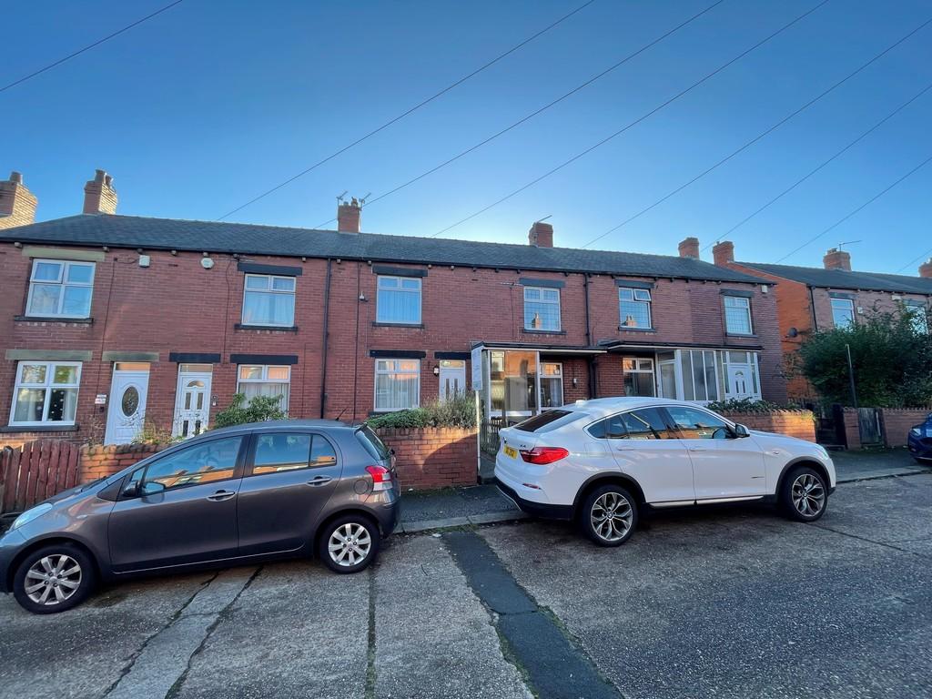 Beaumont Avenue, Barnsley 2 bed terraced house £625 pcm (£144 pw)