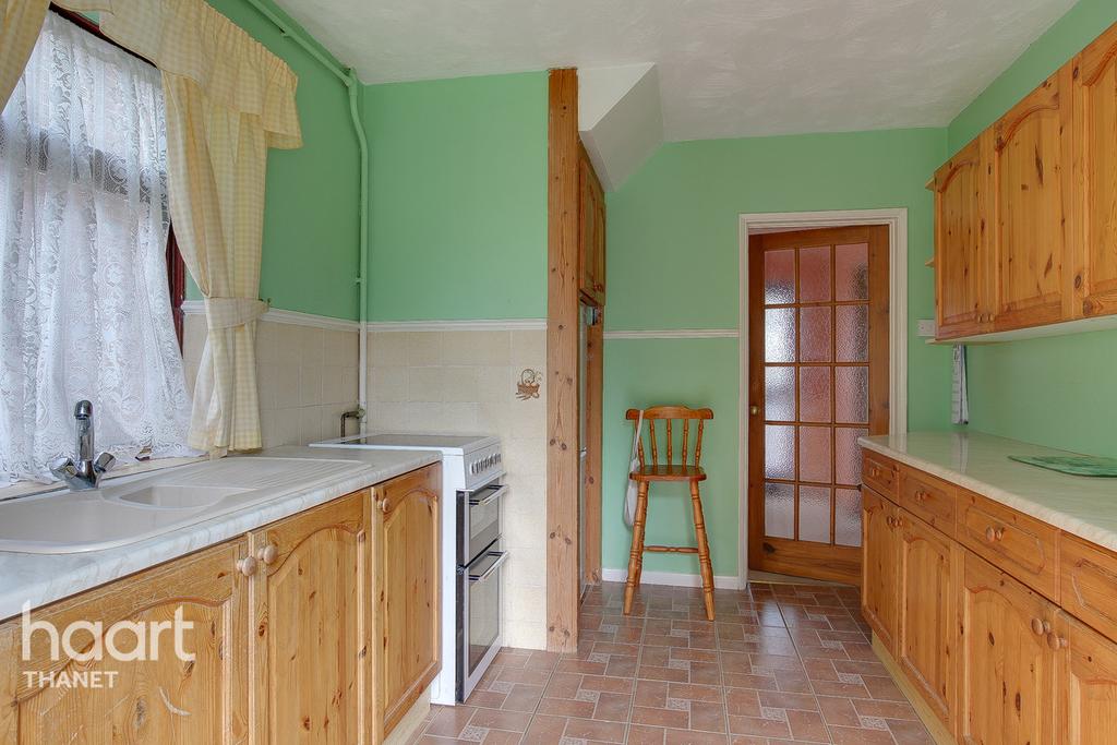 Perkins Avenue, Margate 3 bed semidetached house £290,000