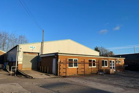 Industrial unit to rent - Industrial Warehouse, The Yard, South Road, Bridgend Industrial Estate, CF31 3EB