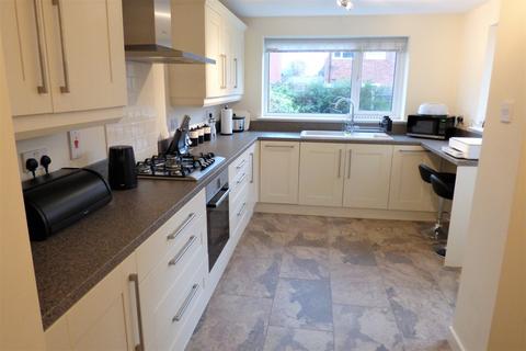 12 Masefield Close, Lichfield, WS14 9DD