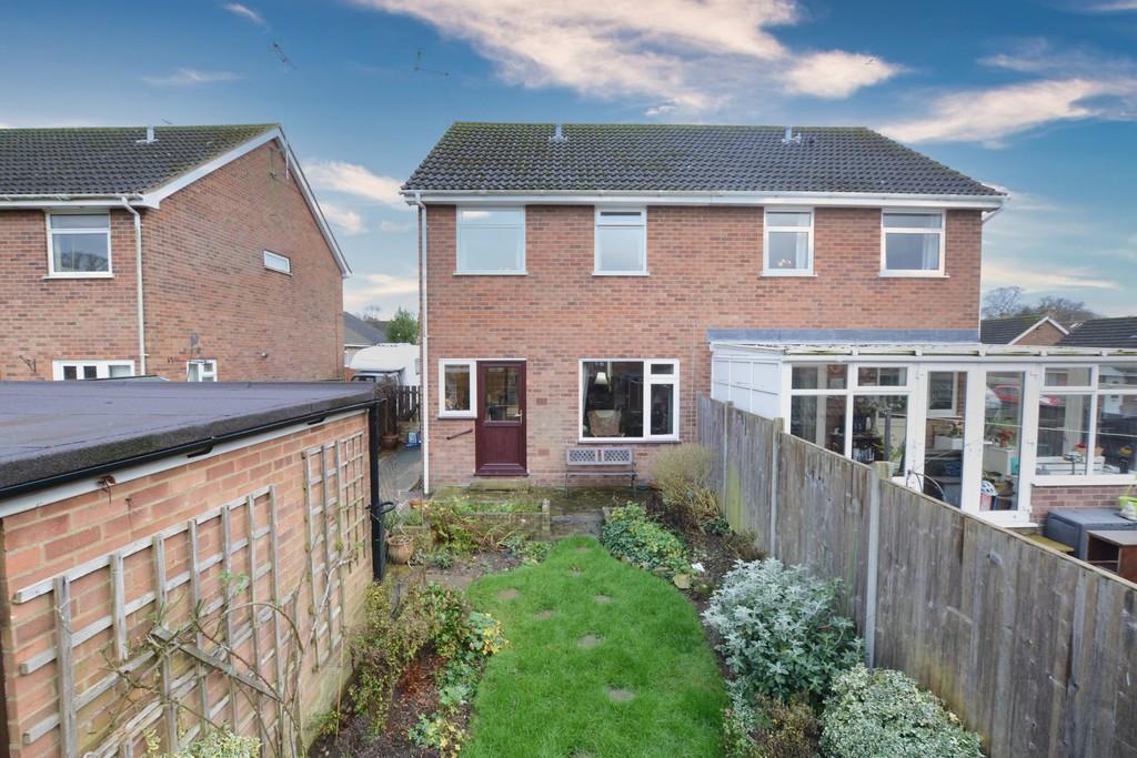 Stuart Road, Aylsham 3 bed semidetached house £250,000