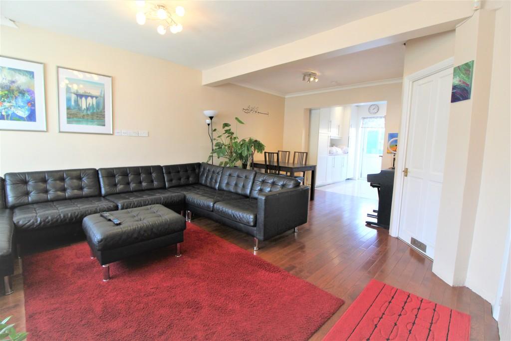 Therapia Lane, Croydon 3 bed terraced house £435,000