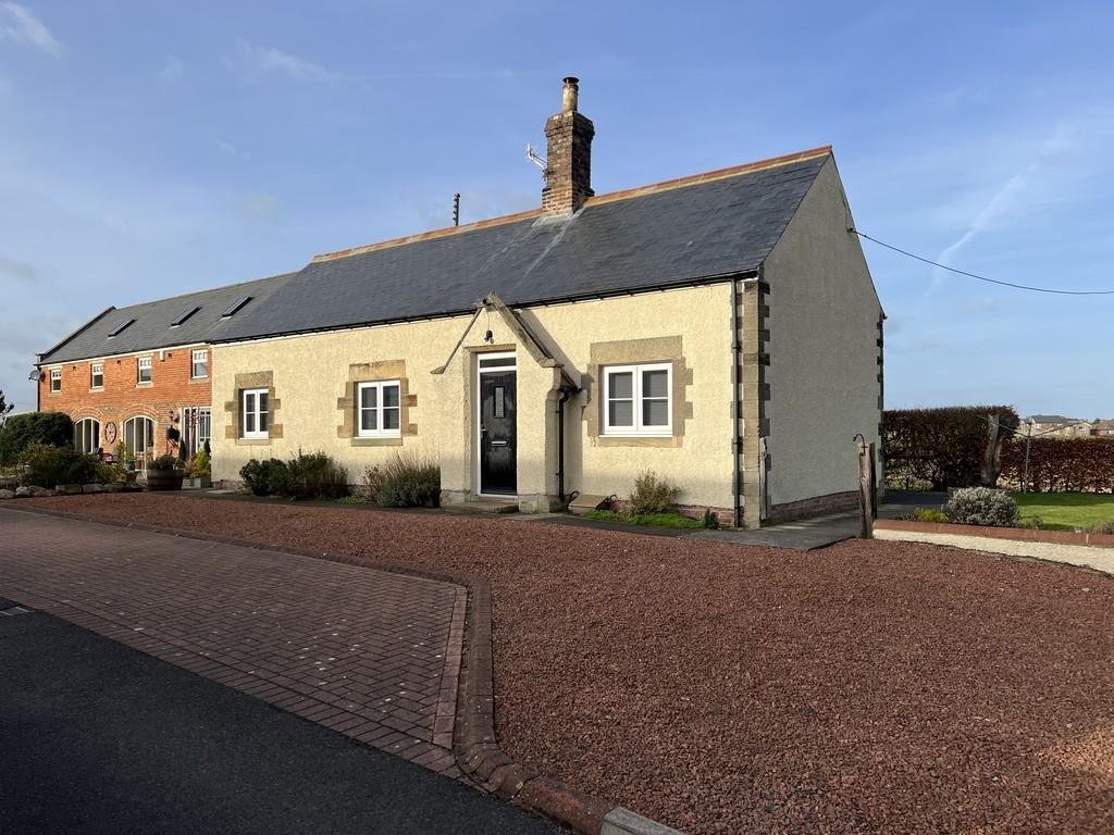 Whitefield Farm, Red Row, Northumberland 2 bed semidetached bungalow
