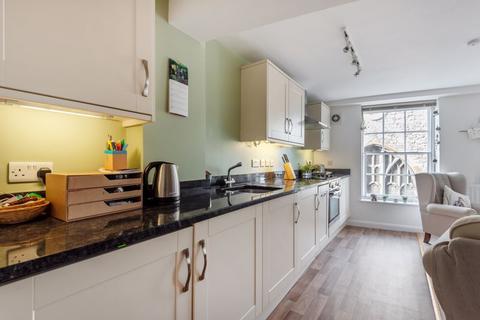 Flat 2, 60 - 61 Quarry Street, Guildford, GU1 3UA