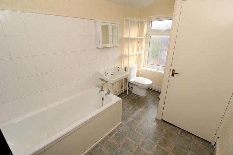 Bathroom (off...