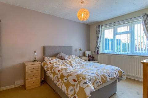 36 Cherrington Drive, Walsall, WS6 6NE