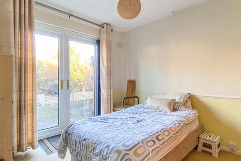 36 Cherrington Drive, Walsall, WS6 6NE