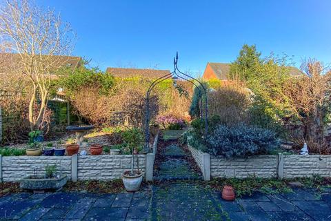 36 Cherrington Drive, Walsall, WS6 6NE