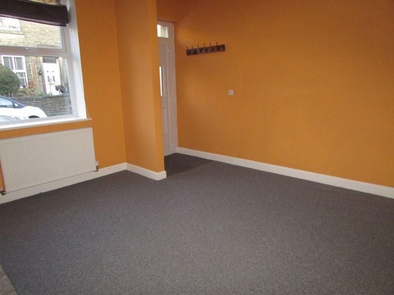 Clough Road Littleborough. 2 bed terraced house £650 pcm (£150 pw)