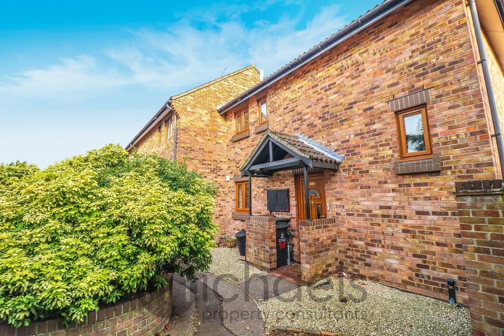 Winstree Road, Stanway, Colchester, CO3 2 bed end of terrace house £