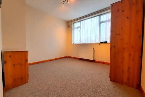 4 East Road, Feltham, TW14 8DQ