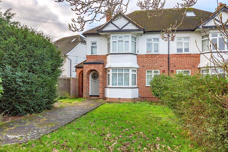 Speer Road, Thames Ditton, KT7 2 bed apartment £425,000