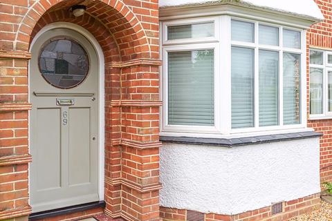 69 Speer Road, Thames Ditton, KT7 0PJ