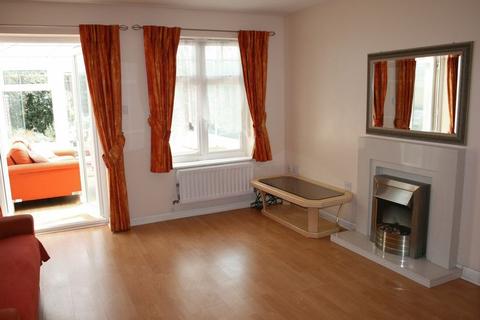 2 bedroom terraced house to rent - 2 BEDROOM HOUSE WITH CONSERVATORY