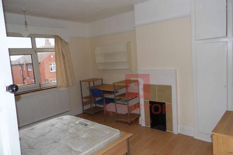 4 bedroom house to rent, St. Annes Road, Leeds LS6