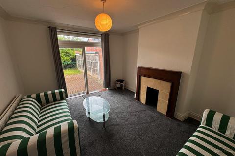 4 bedroom house to rent, St. Annes Road, Leeds LS6