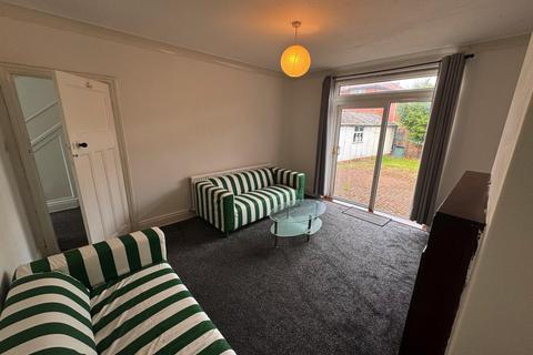 4 bedroom house to rent, St. Annes Road, Leeds LS6