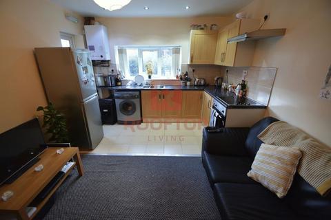 2 bedroom house to rent, Cardigan Road, Leeds LS6