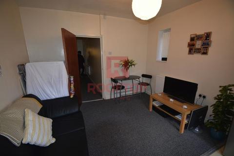 2 bedroom house to rent, Cardigan Road, Leeds LS6