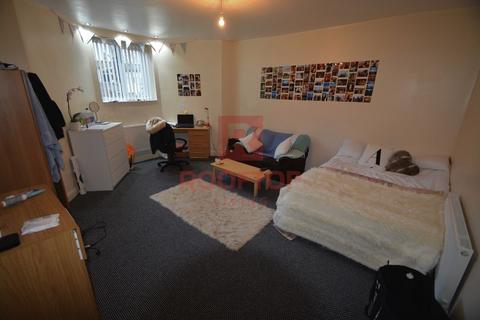 2 bedroom house to rent, Cardigan Road, Leeds LS6