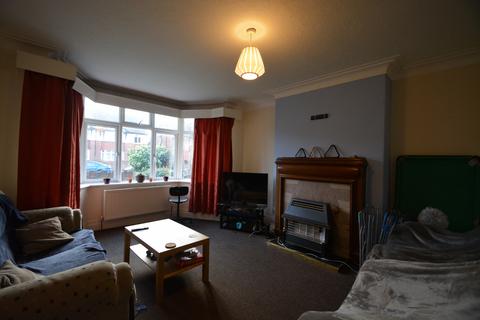 3 bedroom house to rent, St. Annes Road, Leeds LS6