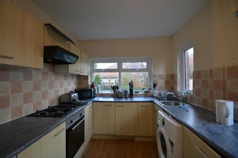 3 bedroom house to rent, St. Annes Road, Leeds LS6