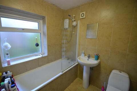 3 bedroom house to rent, St. Annes Road, Leeds LS6