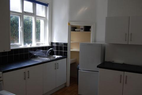 2 bedroom house to rent, St. Chads Drive, Leeds LS6