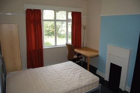 2 bedroom house to rent, St. Chads Drive, Leeds LS6