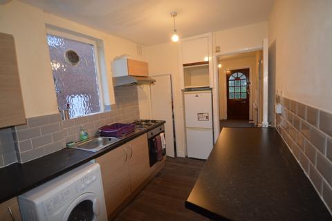 3 bedroom house to rent, Springbank Crescent, Leeds LS6