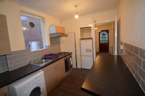 3 bedroom house to rent, Springbank Crescent, Leeds LS6