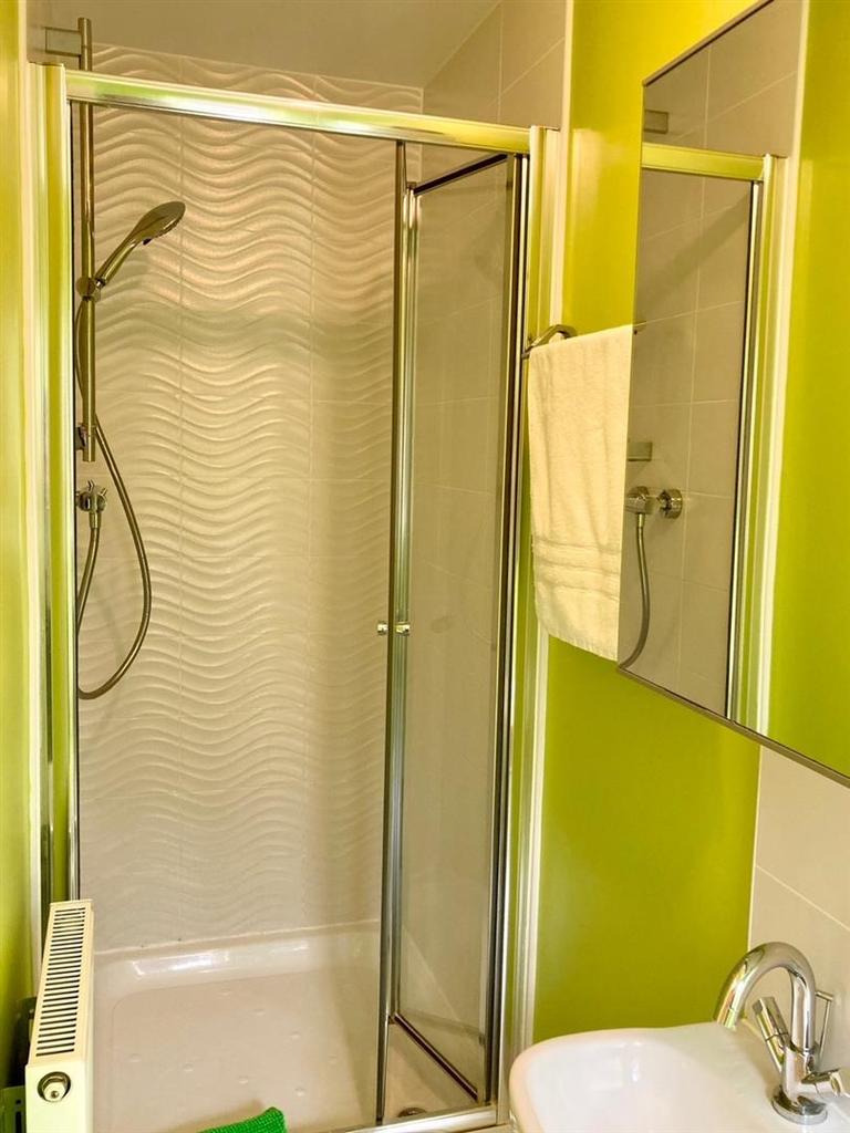 Shower room.jpg