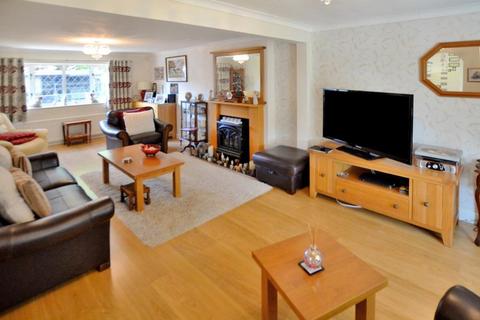 3 bedroom detached house for sale - Churchill Road, Bicester