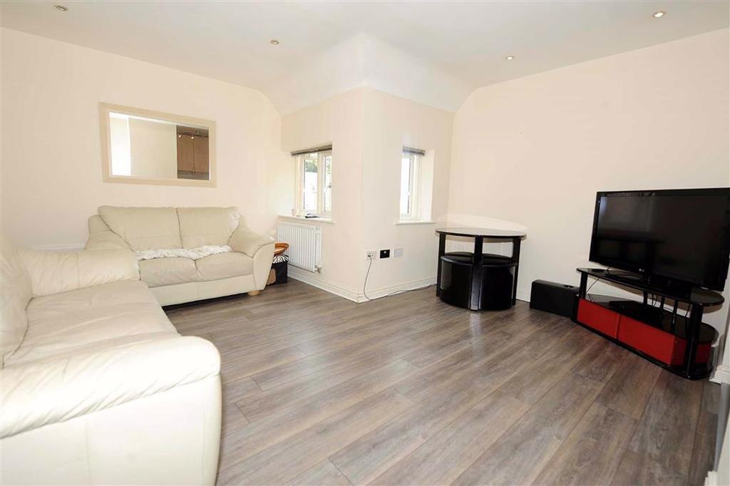 St Marys Paddock, Wellingborough 2 bed flat £675 pcm (£156 pw)
