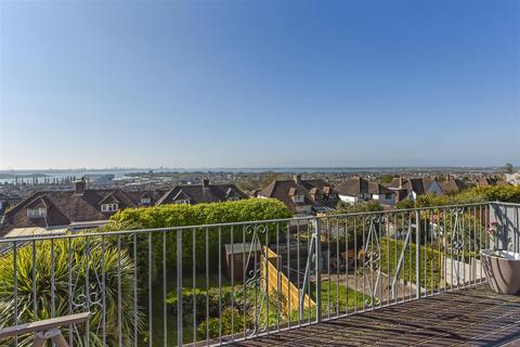 28 Anson Grove, Fareham, PO16 8JQ