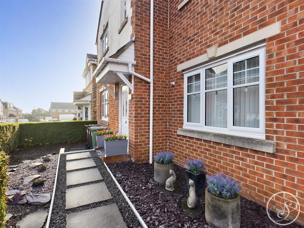 Fulneck Mews, Pudsey 4 bed detached house £390,000
