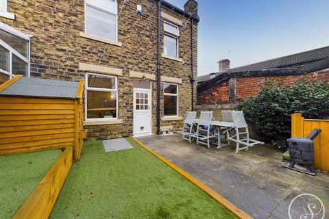 4 bedroom end of terrace house for sale - Cemetery Road, Pudsey