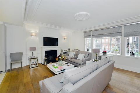 2 bedroom flat for sale - Knightsbridge Court, 12 Sloane Street SW1X
