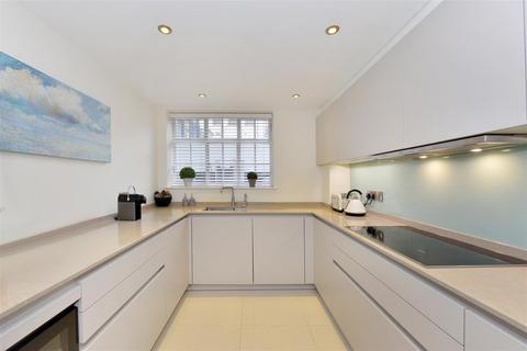 2 bedroom flat for sale, Knightsbridge Court, 12 Sloane Street SW1X