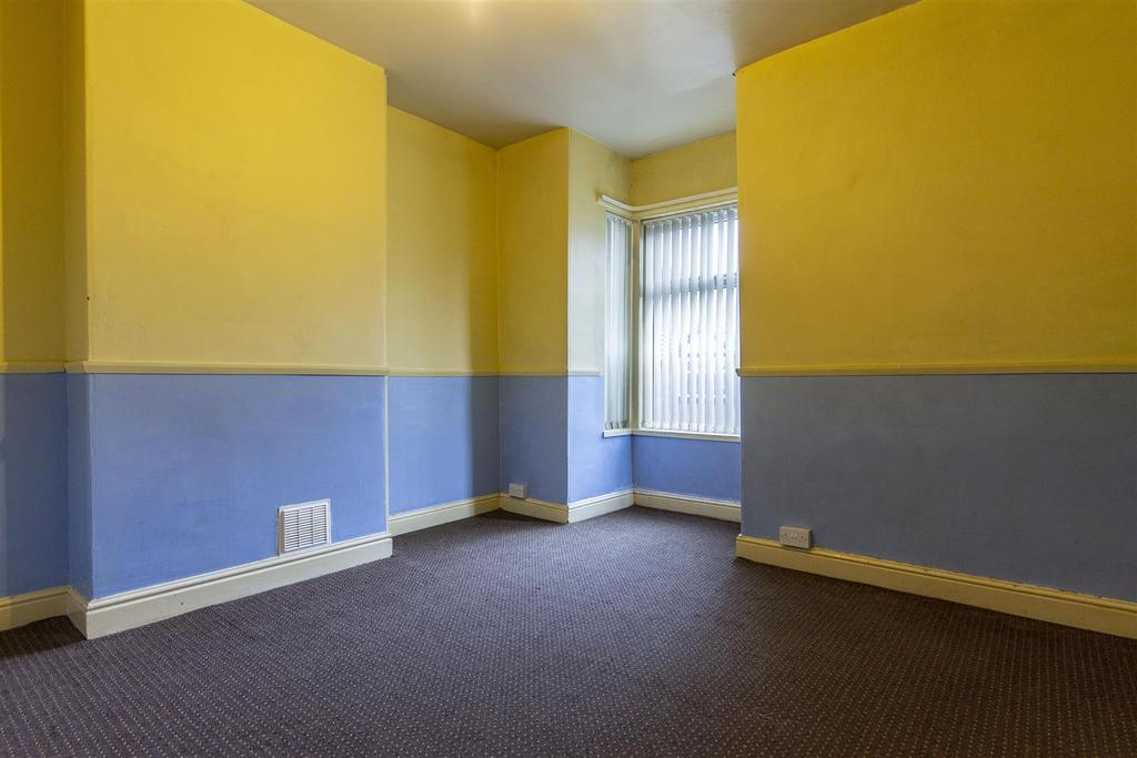 Hunloke Road, Holmewood, Chesterfield 2 bed terraced house £99,950